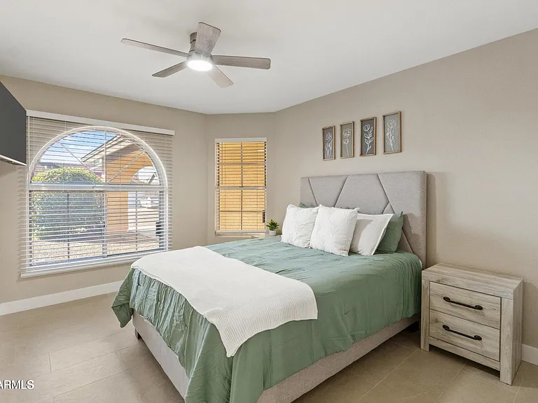 2735 N Diego Cir — Photo 28