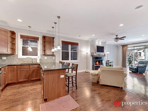 Kitchen / Living Room