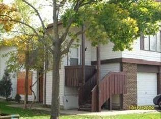 17 Elm Ct, Bolingbrook, IL 60440