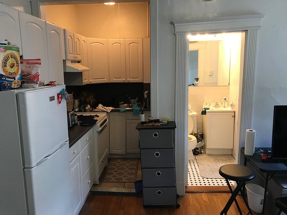 2nd image of 173 Hemenway St #8