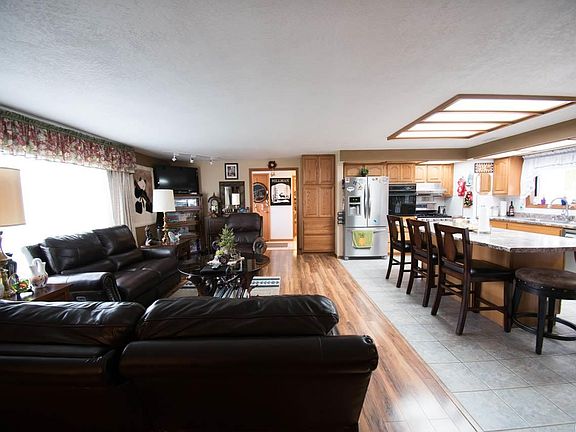 2nd image of 530 E Sunset Dr
