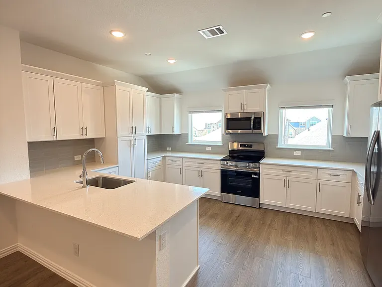 5224 Legacy St — Photo 4