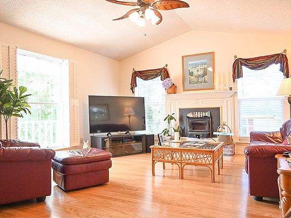 5th image of 309 Heather Ln
