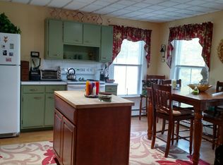 98 Quinapoxet St #2, Jefferson, MA 01522