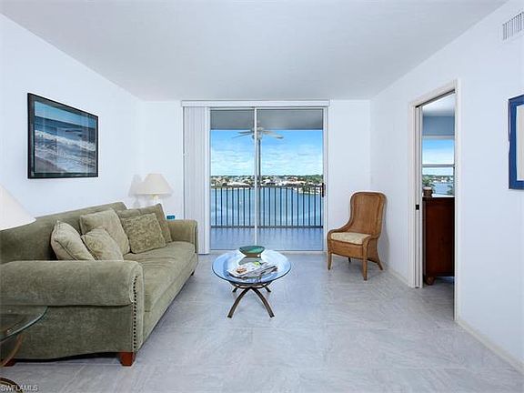 3rd image of 897 Collier Ct #4703