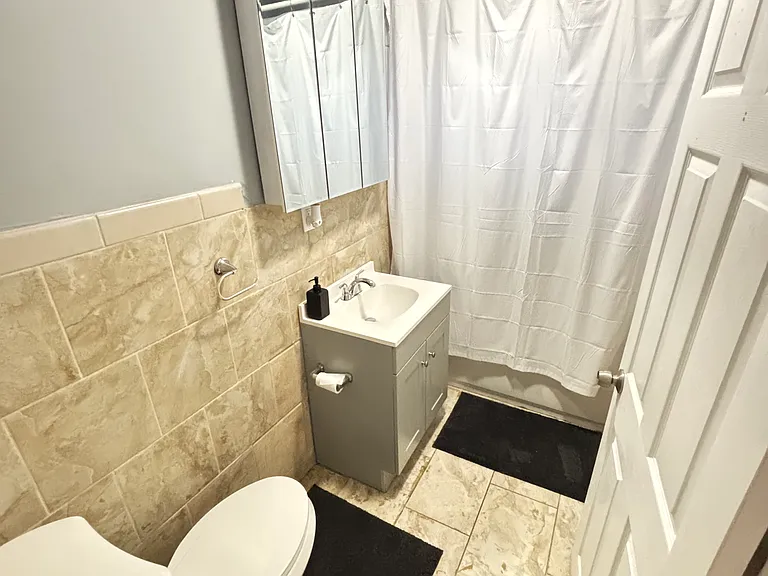 17 Stapleton St #2 — Photo 8
