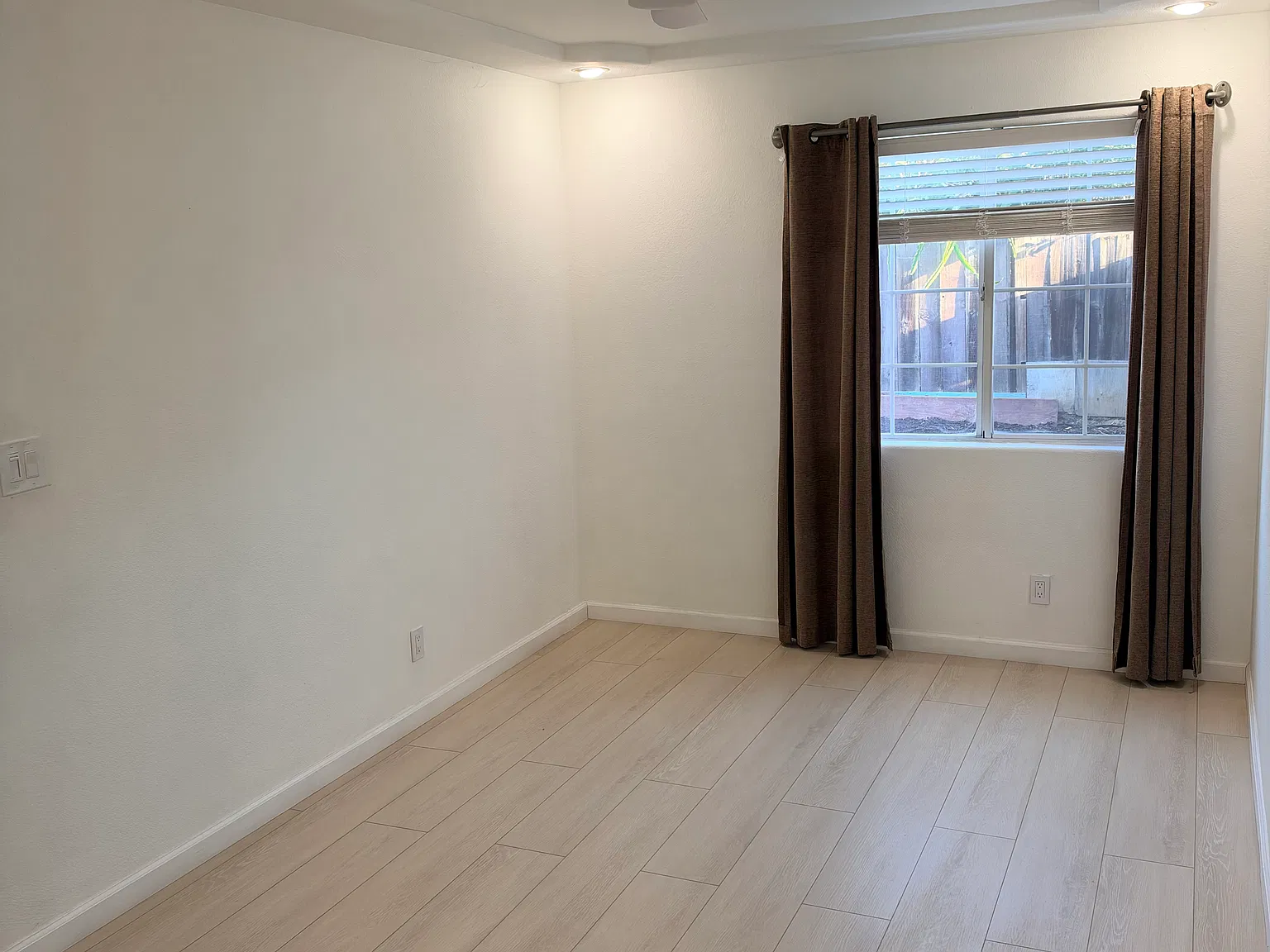 3 bed, 1269 sqft, $4,600 — Photo 4