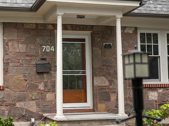 4th image of 704 McKee St