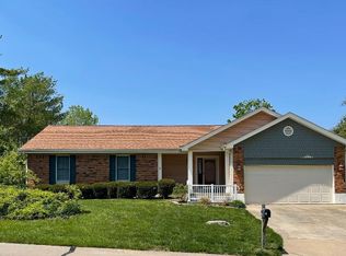 115 Hunters Pointe Dr, Saint Charles, MO 63304