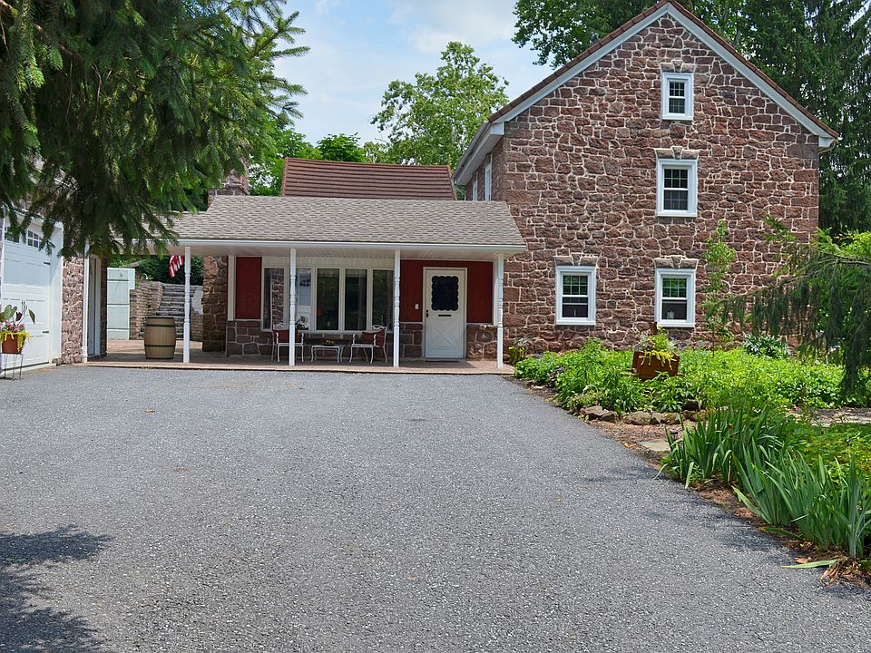 Breezeway entrance