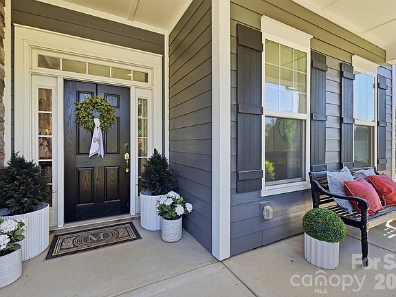 4th image of 10079 Fox Trotter Ln