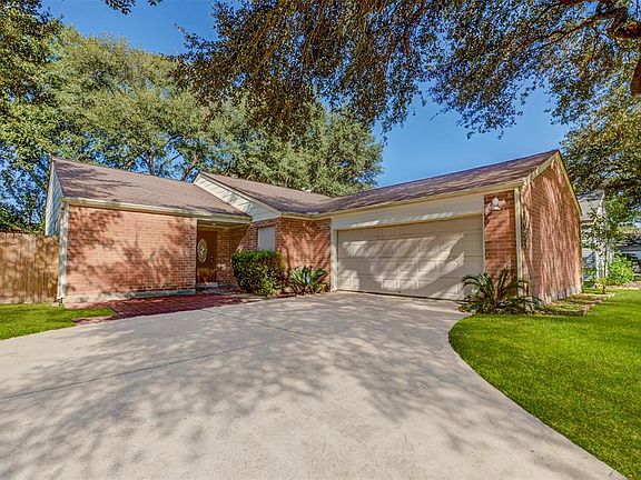3rd image of 1054 Apache Falls Dr