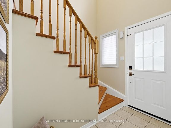 2nd image of 76 Regency Cres