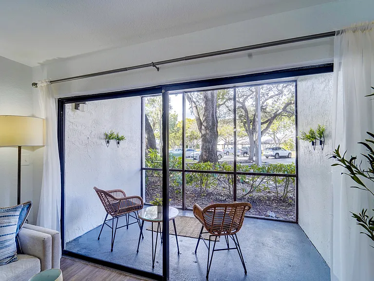 Emerald Palms Apartment Homes — Photo 26