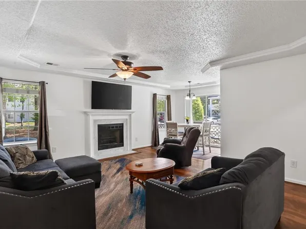 708 Inlet Quay APT B, Chesapeake, VA 23320