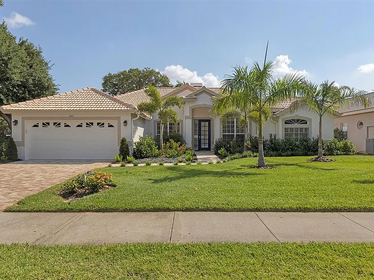 8501 Park Shore Ln — Photo 1