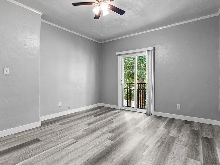 820 Lime Avenue — Photo 24