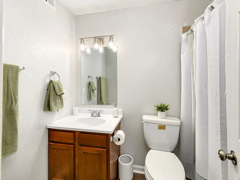 Legend Oaks Gated Community — Photo 21