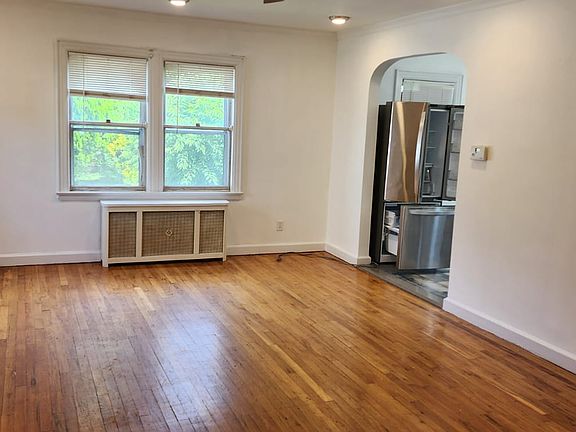 2nd image of 236 Rosewood Ter