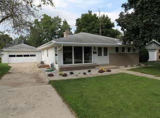 408 Rose Ann Dr, Burlington, WI 53105