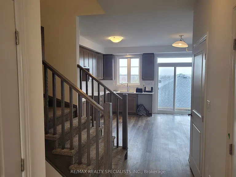 120 Court Dr #4 — Photo 7