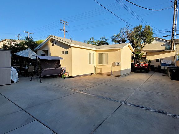 3rd image of 328 W Elk Ave