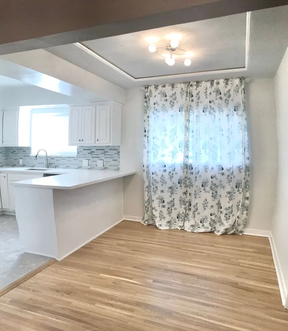 Stunning Downstairs Newly Remodeled Unit With 4 Bedrooms And 2 Bathrooms Now Available!! — Photo 3