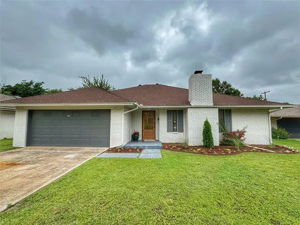 3105 Lakeside Dr, The Village, OK 73120