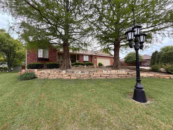2808 Argonne Ct, Salina, KS 67401
