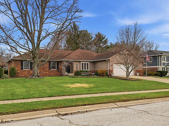 3rd image of 866 W Ashbourne Ln