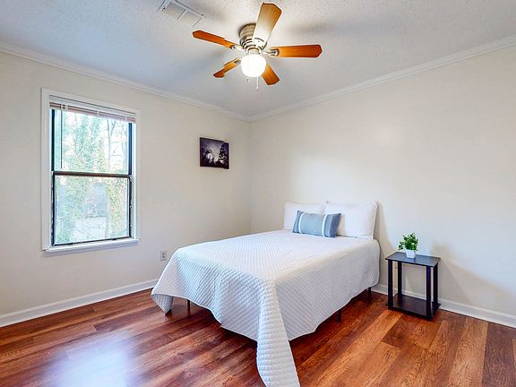 5th image of 1075 Chapman Cir #13266921