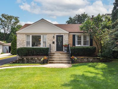219 Middaugh Rd, Clarendon Hills, IL, 60514