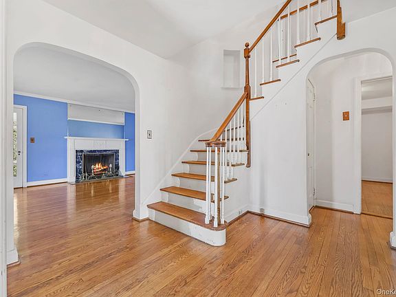 3rd image of 4 Tompkins Road