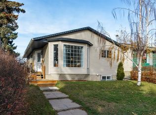 17 S Aster Pl SE, Airdrie, AB T4B 0P9