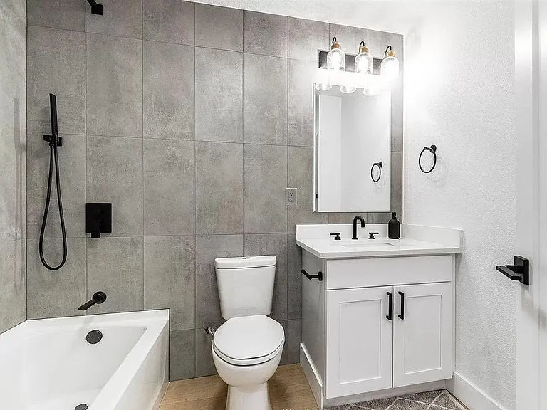 5004 Bethel Rd SE #B — Photo 2