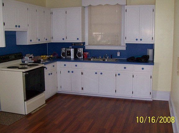 2nd image of 903 N Main St