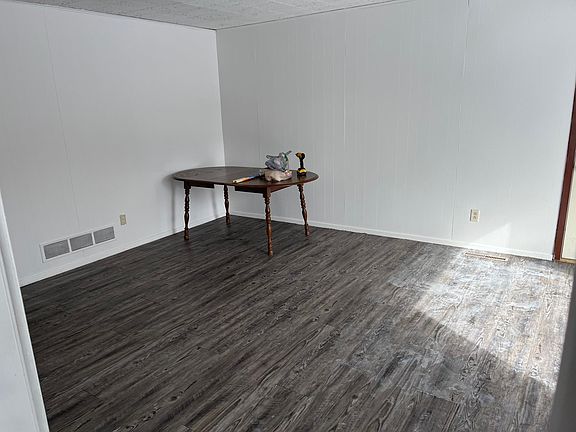 3rd image of 904 6th Ave S #904