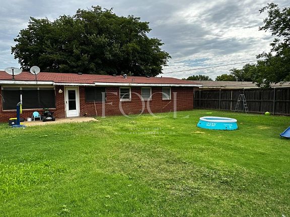 2nd image of 4919 46th St