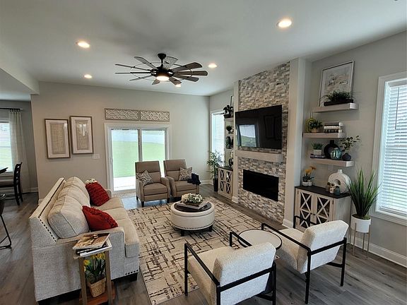 2nd image of 5118 Regents Park Dr