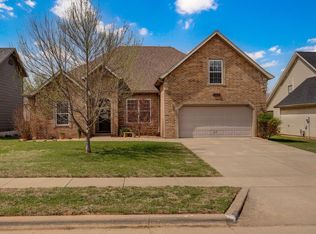 5723 S Parkhill Avenue, Springfield, MO 65810