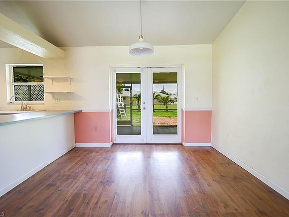 4th image of 2528 SW 12th Ave