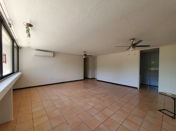 1261 Luis Vigoreaux Ave, Guaynabo, PR