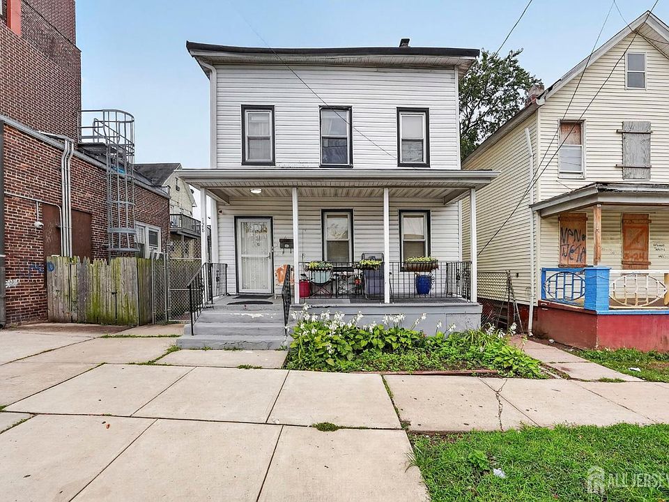 1st image of 128 Suydam St