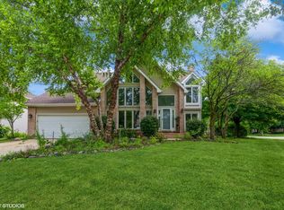 954 Black Walnut Dr, Sugar Grove, IL 60554