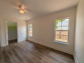305 N Carolina Ave — Photo 4