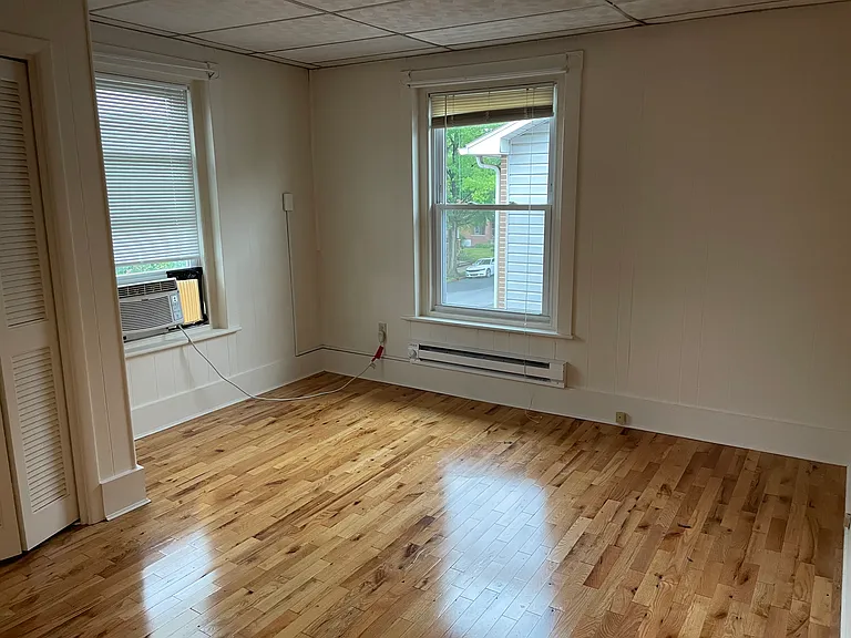 101 N State St — Photo 3