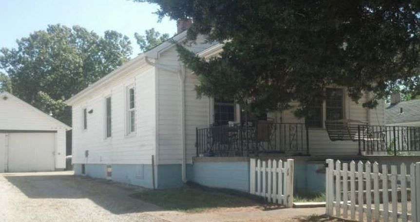 2nd image of 320 S Bellevue Ave