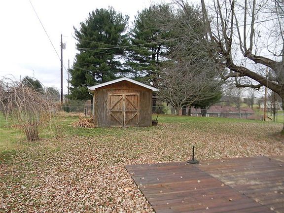 4th image of 303 Stanton Ln