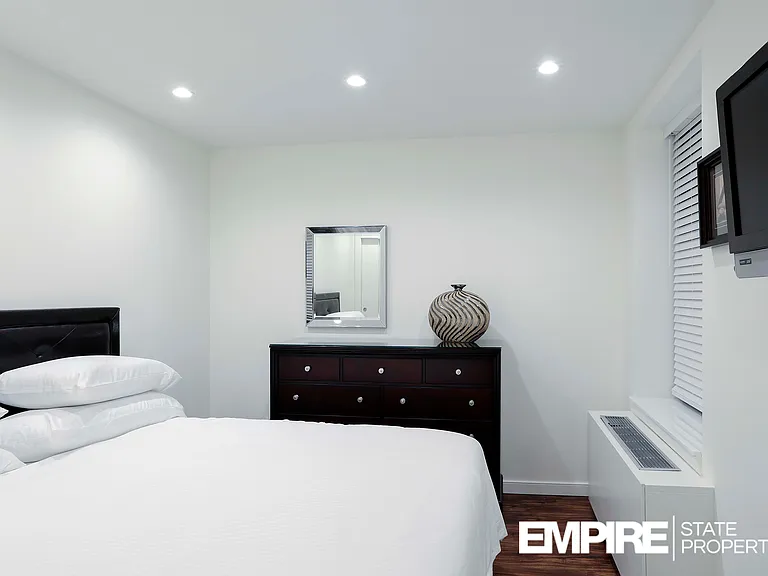 150 W 51st St #1223 — Photo 9