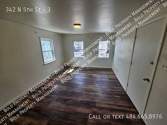 4th image of 342 N 5th St APT 3
